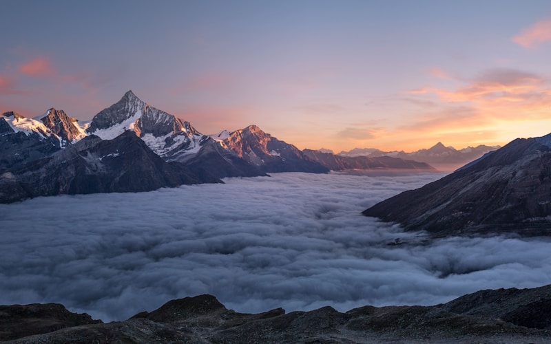 solo traveller booking accommodation, single supplement travel guide